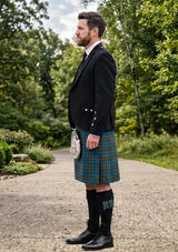 Traditional_Auld_Lang_Syne_Tartan_Kilt_and_Argyle_Jacket_Kilt_Outfit_left_image