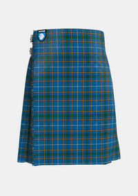 Traditional_Bains_of_Caithness_tartan_front_image_with_pleated_design_and_adjustable_buckles_for_men