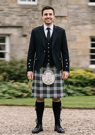 Traditional_Campbell_of_Cawdor_Dress_tartan_1975_Kilt_and_Argyle_Jacket_Kilt_Outfit_front_image