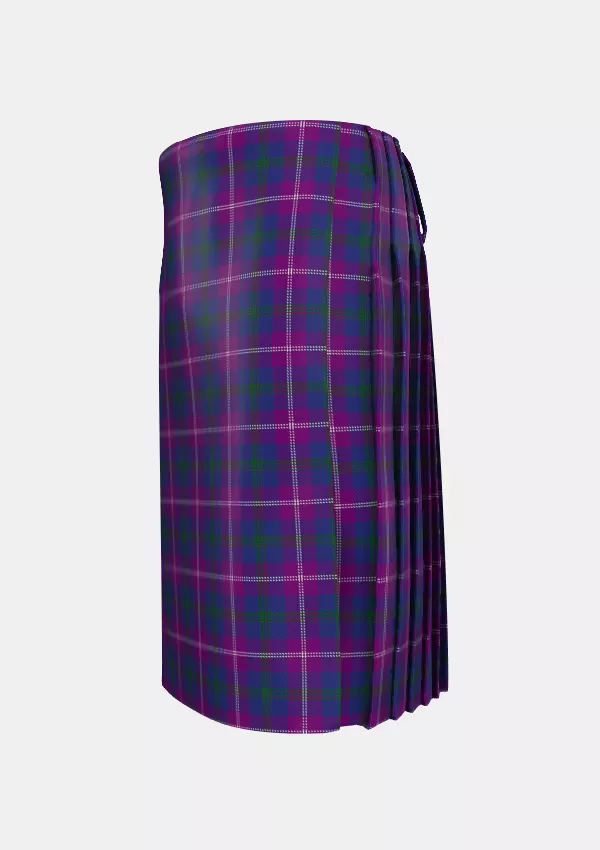 Traditional_Clans_of_Caledonia_Tartan_5923_kilt_left_image_with_pleated_design_and_adjustable_buckles_for_men