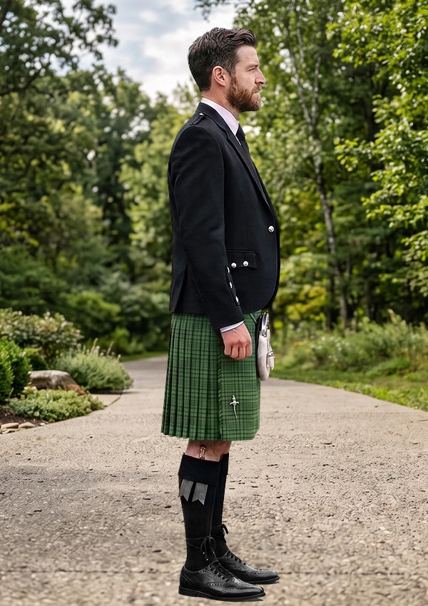 Traditional_Currie_of_Balilone_Tartan_778_Kilt_and_Argyle_Jacket_Kilt_Outfit_right_image