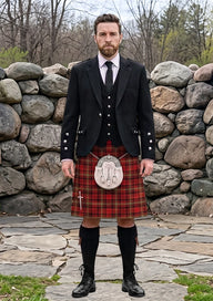 Traditional_Davis_Tartan_5770_Kilt_and_Argyle_Jacket_Kilt_Outfit_front_image