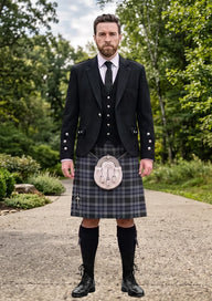 Traditional_Hood_Tartan_6480_Kilt_and_Argyle_Jacket_Kilt_Outfit_front_image
