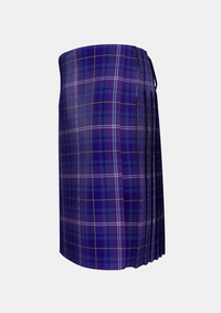 Traditional_Kilmarnock_Football_Club_left_image_with_pleated_design_and_adjustable_buckles_for_men