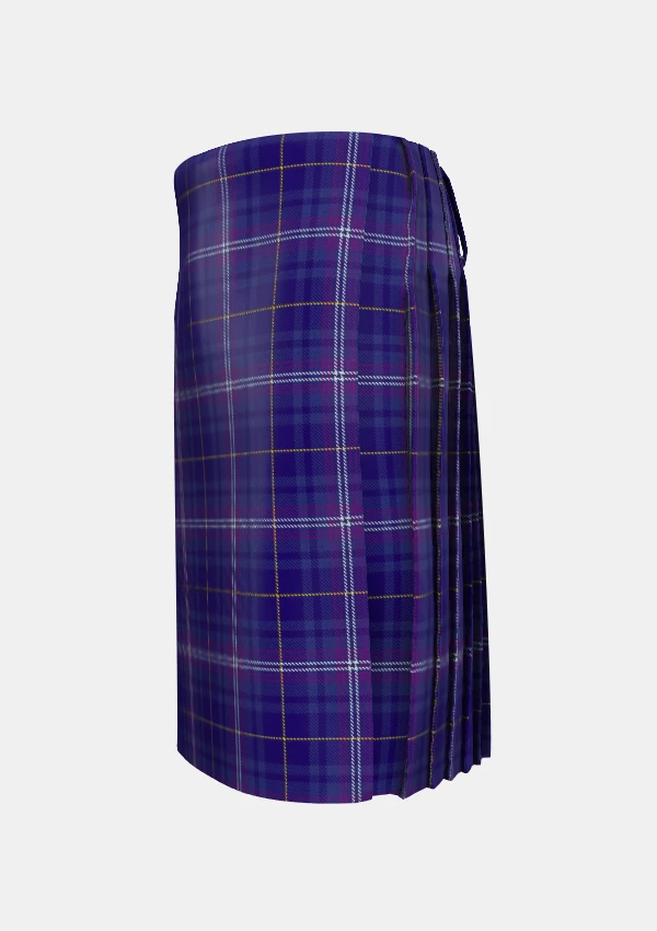 Traditional_Kilmarnock_Football_Club_left_image_with_pleated_design_and_adjustable_buckles_for_men