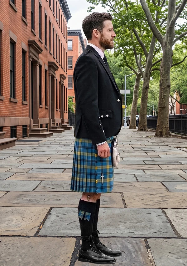 Traditional_Laing_Tartan_6096_Kilt_and_Argyle_Jacket_Kilt_Outfit_right_image