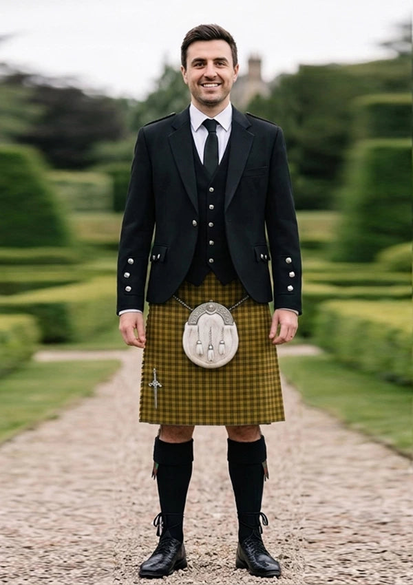 Traditional_Lauder_tartan_1718_Kilt_and_Argyle_Jacket_Kilt_Outfit_front_image