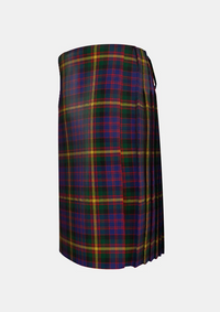 Traditional_MacSporran_Tartan_kilt_left_image_with_pleated_design_and_adjustable_buckles_for_men