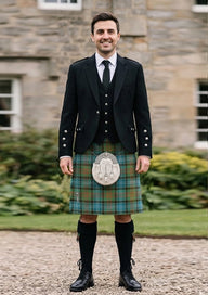 Traditional_Paisley_tartan_640_Kilt_and_Argyle_Jacket_Kilt_Outfit_front_image