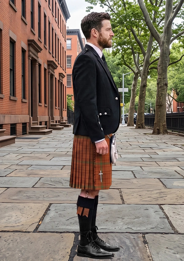 Traditional_Ross_David_Tartan_6103_Kilt_and_Argyle_Jacket_Kilt_Outfit_right_image