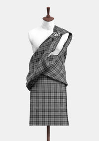 Traditional_Scott_Black_and_Grey_Tartan_1287_Great_Kilt_front_image