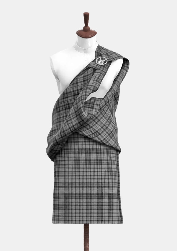 Traditional_Scott_Black_and_Grey_Tartan_1287_Great_Kilt_front_image