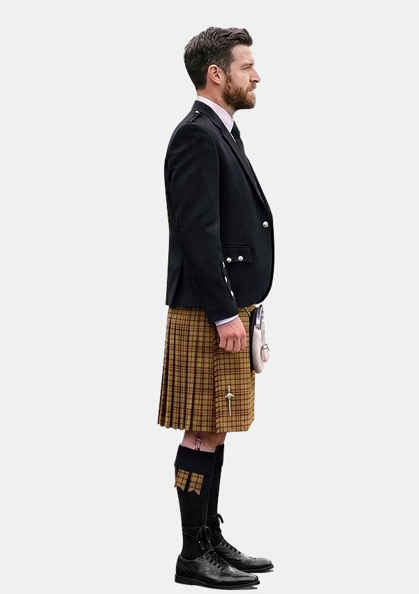 Traditional_Seaforth_Estate_Check_Tartan_Kilt_and_Argyle_Jacket_Kilt_Outfits_right_image