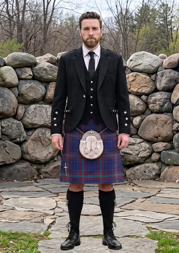 Traditional_Selkirk_Tartan_2304_Kilt_and_Argyle_Jacket_Kilt_Outfit_front_image