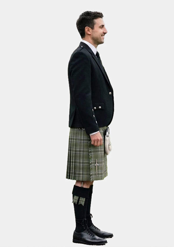 Traditional_Spirit_of_Loch_Ness_tartan_Kilt_and_Argyle_Jacket_Kilt_Outfits_right_image