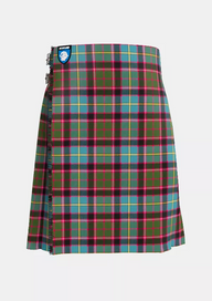 Traditional_Stirling_Bannockburn_Tartan_kilt_front_image_with_pleated_design_and_adjustable_buckles_for_men