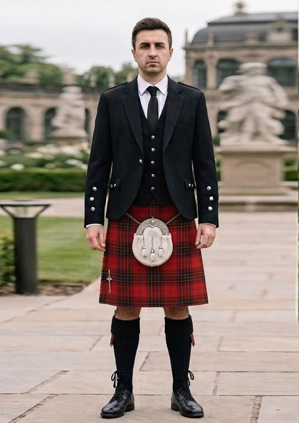 Traditional_Wemyss_Tartan_1512_Kilt_and_Argyle_Jacket_Kilt_Outfit_front_image