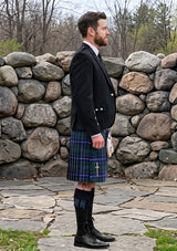 Traditional_Wishart_Hunting_Tartan_2105_Kilt_and_Argyle_Jacket_Kilt_Outfit_right_image