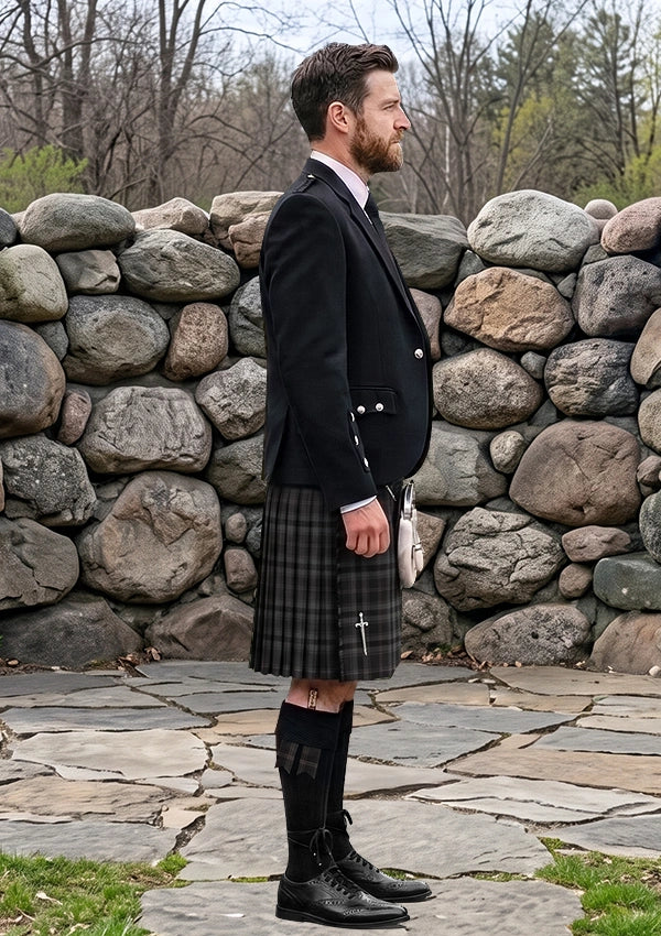 Traditional_Witches_Blood_The_11495_Kilt_and_Argyle_Jacket_Kilt_Outfit_right_image